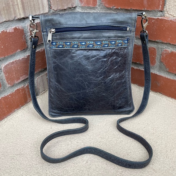 HASbags🇺🇸Reversible Leather/Fabric Flip Crossbody Bag - Picture 1 of 7